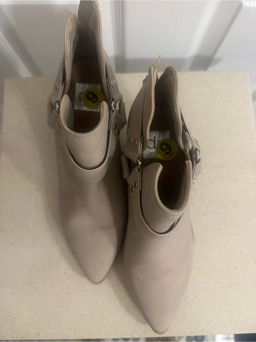 N/A taupe or